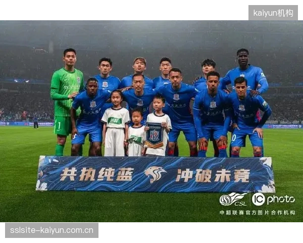 侵略性防守带来纪律风险，关键比赛中球员情绪管理成潜在隐患。